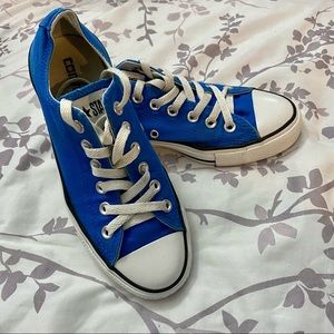 Blue Converse All Stars